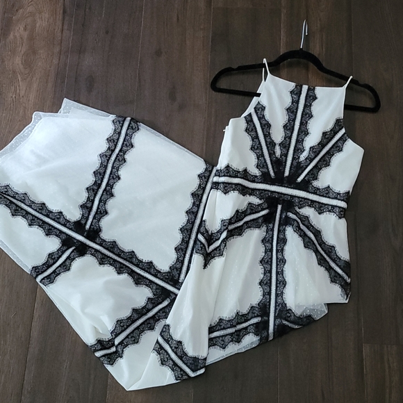 Aidan Mattox Dresses & Skirts - Aidan Mattox Black & White Lace Gown Size 4
